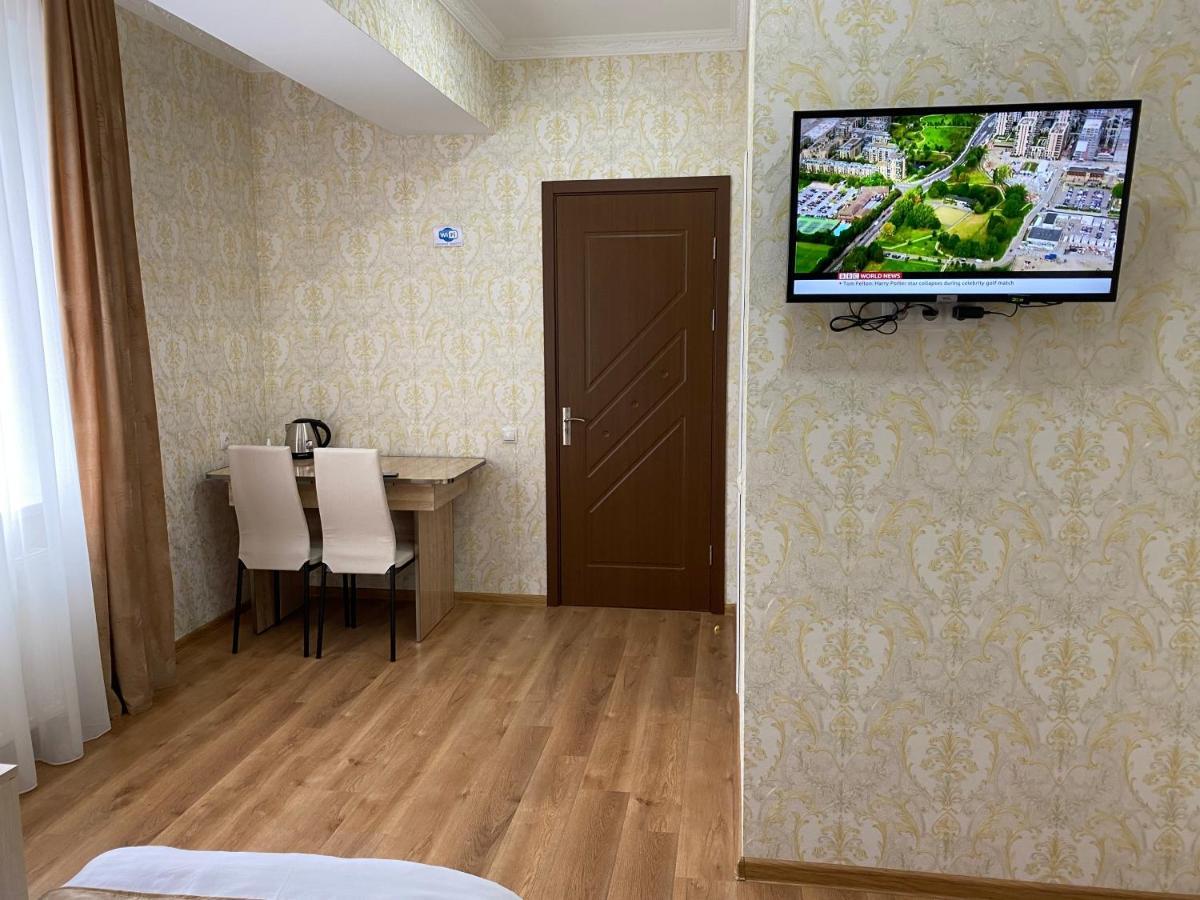 Hotel Sharl Ninotsminda エクステリア 写真