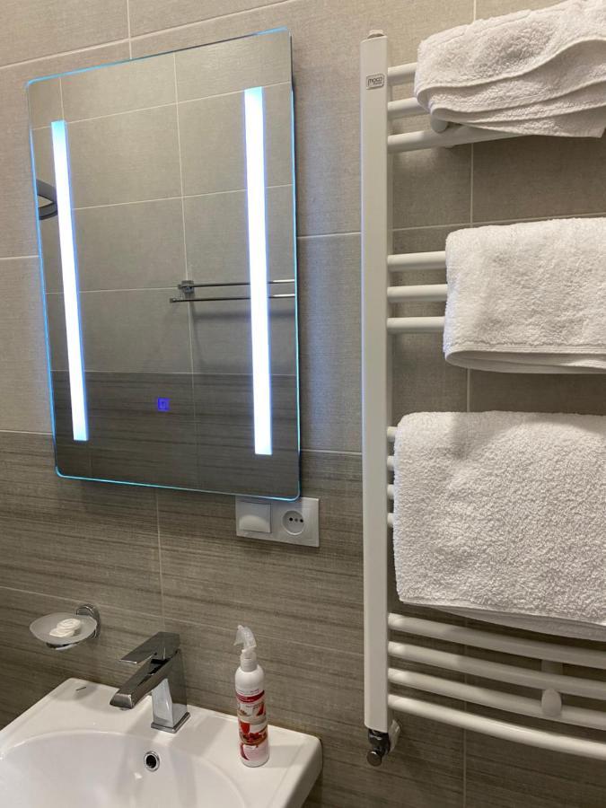 Hotel Sharl Ninotsminda エクステリア 写真