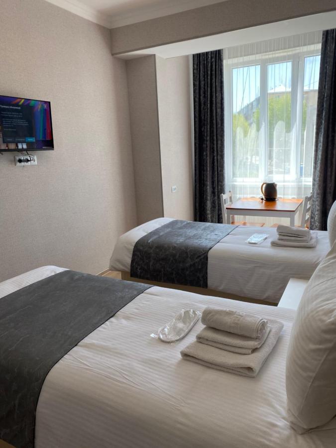 Hotel Sharl Ninotsminda エクステリア 写真