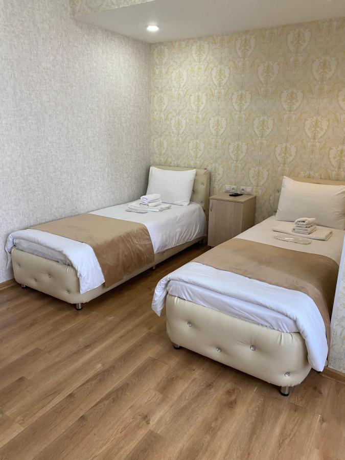 Hotel Sharl Ninotsminda エクステリア 写真