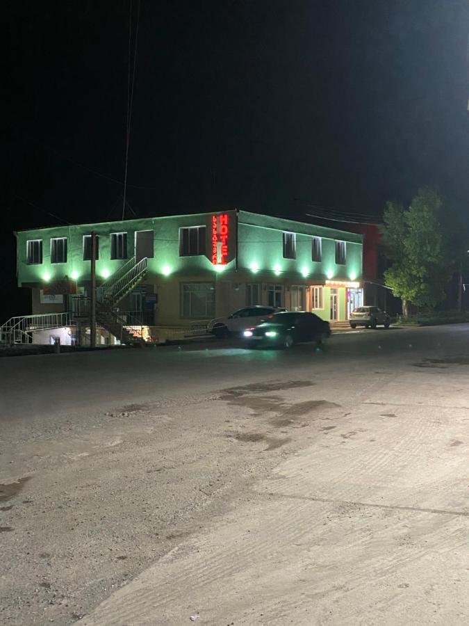 Hotel Sharl Ninotsminda エクステリア 写真